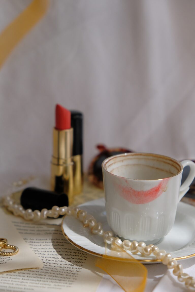 lipstick and tea